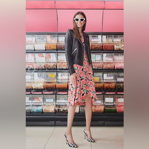 Modstrom Big Floral Print Wrap Dress Size XS Pink Feminine Summer Spring Casual - Picture 1 of 9